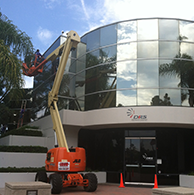 How Clean Windows Enhance Employee Productivity in Offices